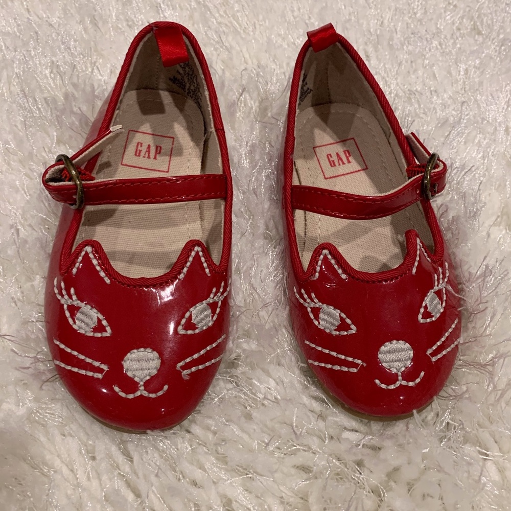 NEW Shiny Red Cat Mary Janes